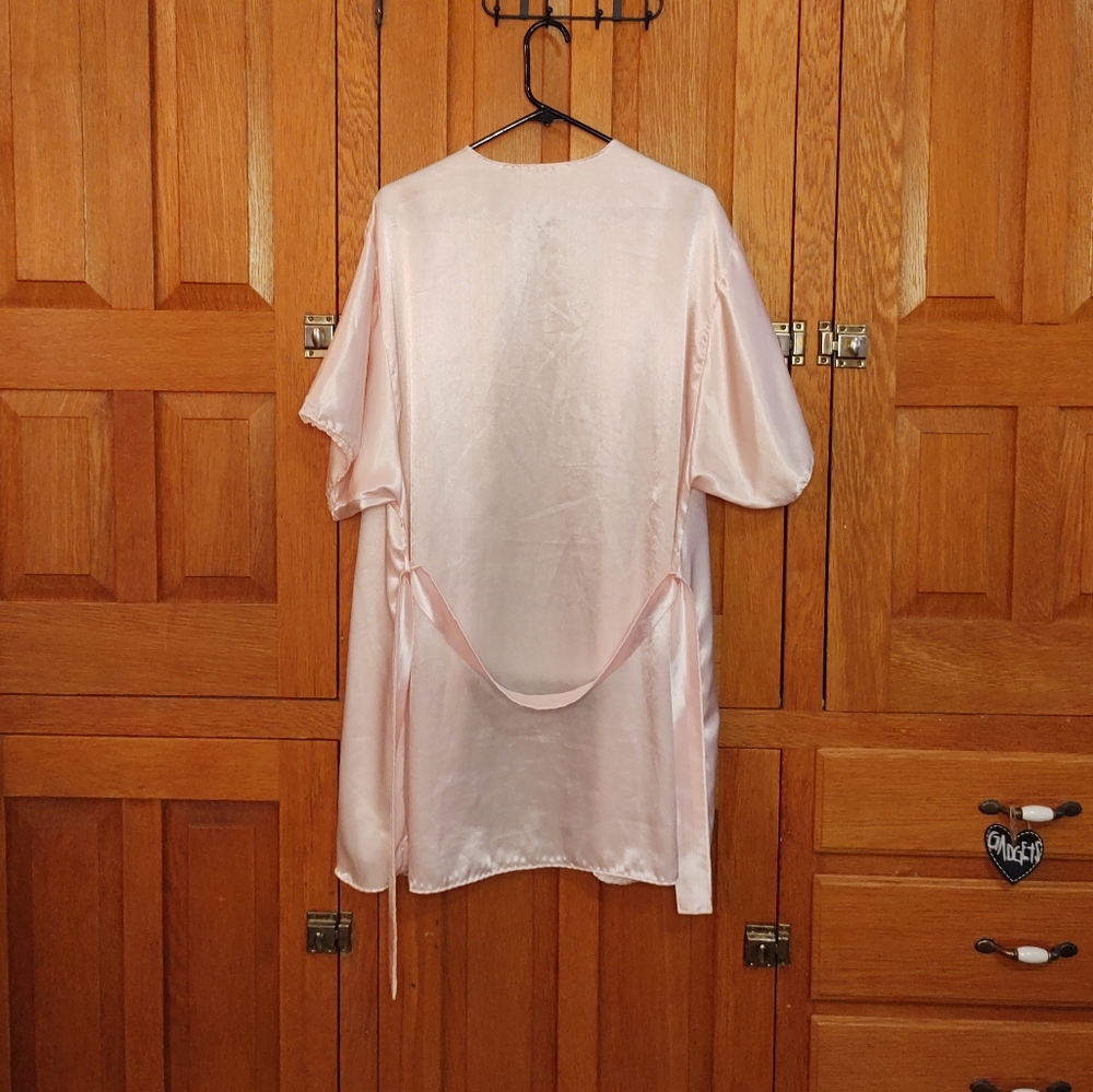 Vintage Val Mode pale pink satin scalloped edge robe - Picture 7 of 11